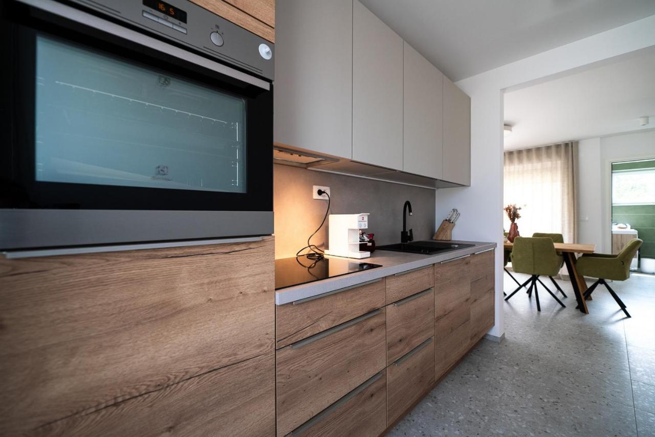 Apartments Kras 24 With Pool Sežana Zewnętrze zdjęcie