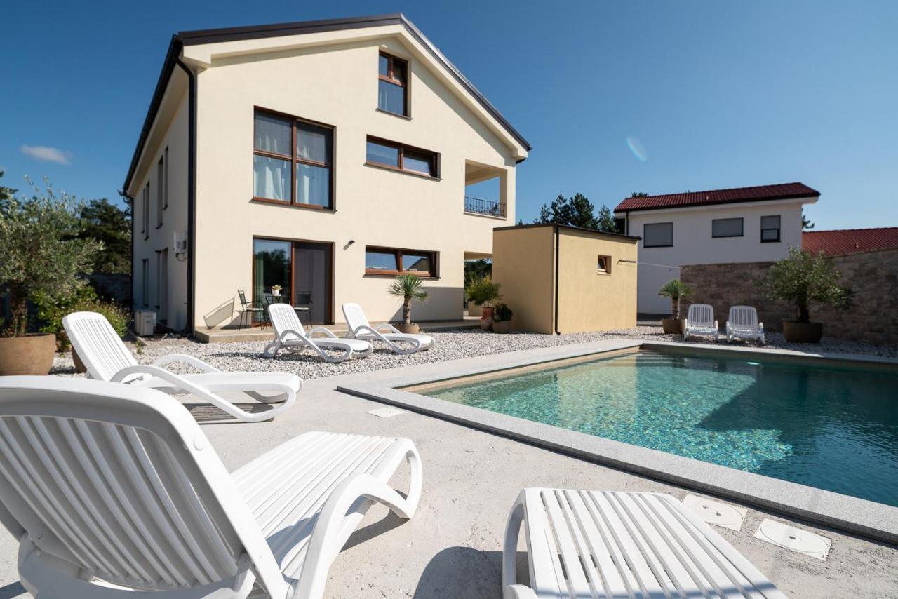 Apartments Kras 24 With Pool Sežana Zewnętrze zdjęcie